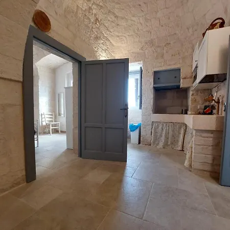 Trulli Carlo Anna * Locorotondo